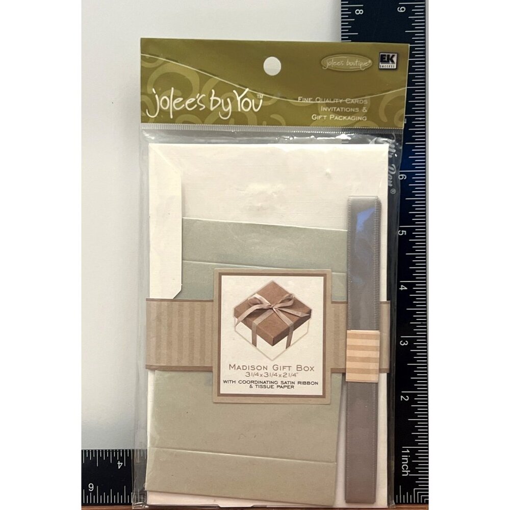 Jolees Boutique Madison Silver Gift Box With Satin Ribbon& Tissue Paper JS050302
